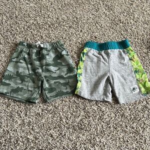 Bundle of 2 Dino 🦖 shorts size 3T